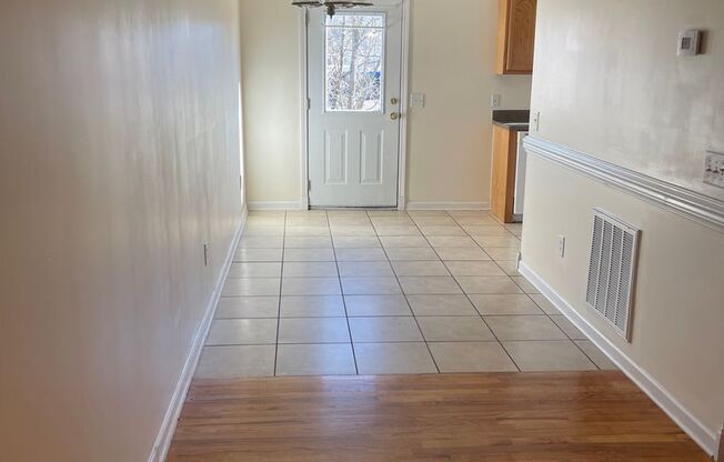 2 Bdrm/1 Full & 2 Half Bath Condo ♦ Gray/Johnson City TN