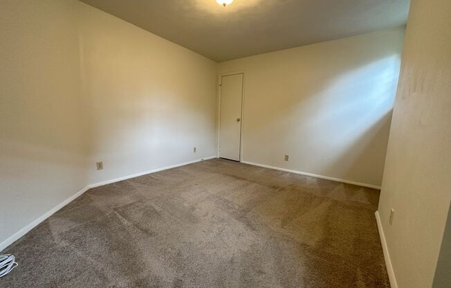 1 bed, 1 bath, $945, Unit 4