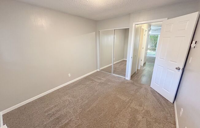 2 beds, 1 bath, 700 sqft, $1,795, Unit A17