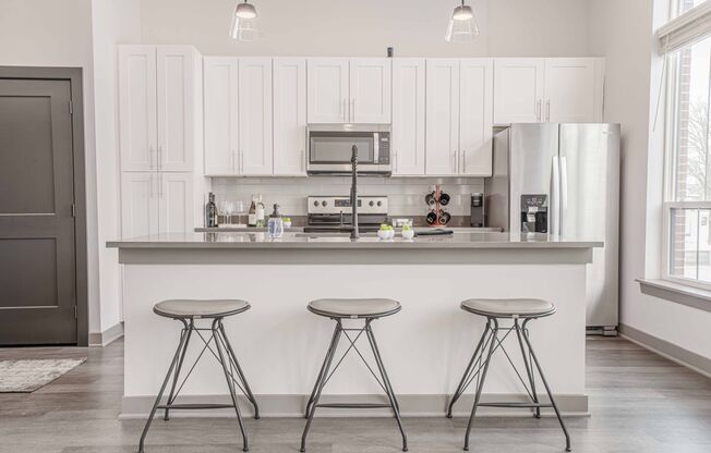 1 bed, 1 bath, 725 sqft, $1,610, Unit A111