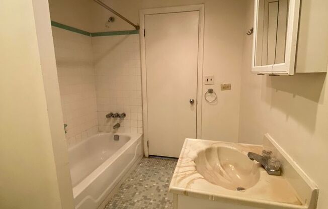 1 bed, 1 bath, 500 sqft, $1,400, Unit 107