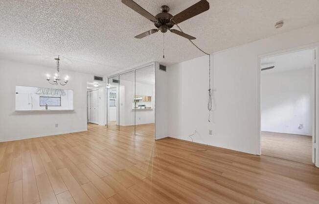 2 beds, 2 baths, 806 sqft, $2,000