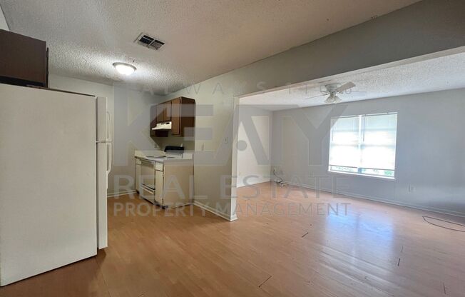 1 bed, 1 bath, 800 sqft, $600, Unit D