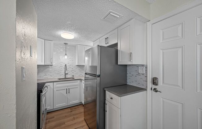 1 bed, 1 bath, 550 sqft, $1,280, Unit 13