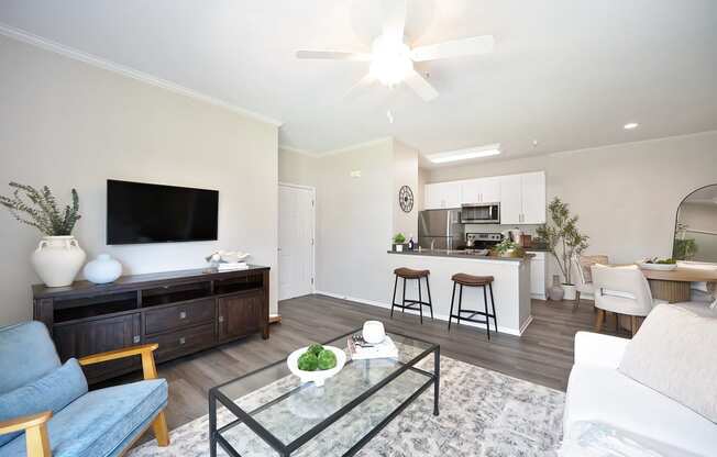 Welcome to Eagle Glen Apartments in Murrieta, CA