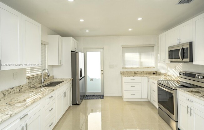9063 SW 38 ST