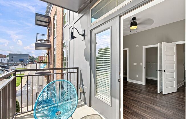 2 beds, 2 baths, 1,140 sqft, $1,715, Unit 400