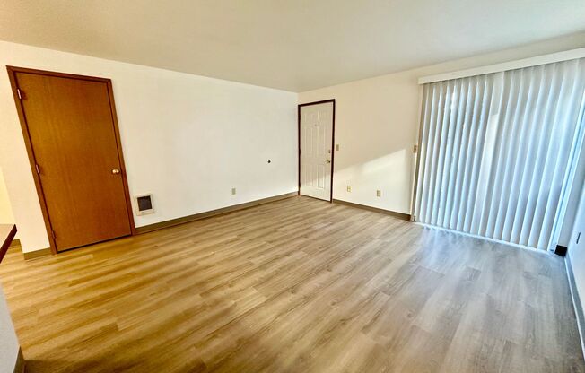 2 beds, 1 bath, 826 sqft, $1,250, Unit 1