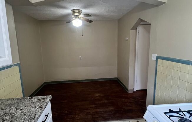 1 bed, 1 bath, 750 sqft, $900