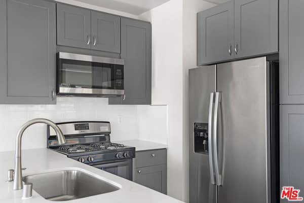 1507 W 50 ST