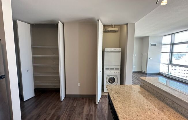 3 beds, 2 baths, 1,292 sqft, $2,800, Unit 1102