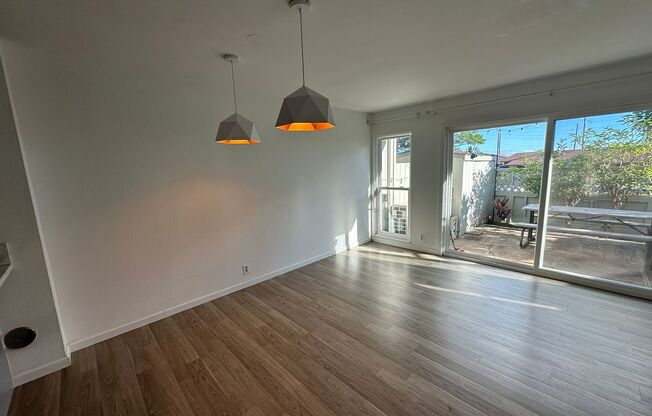 Upgraded 2 Level Townhouse with Ocean Views in Makakilo at Palehua Gardens!