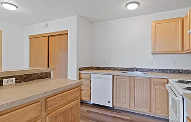 Ash Street Apartments