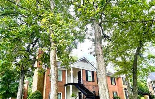 Heart of Baton Rouge-Spacious 3-bedroom,2-bathroom Condominium