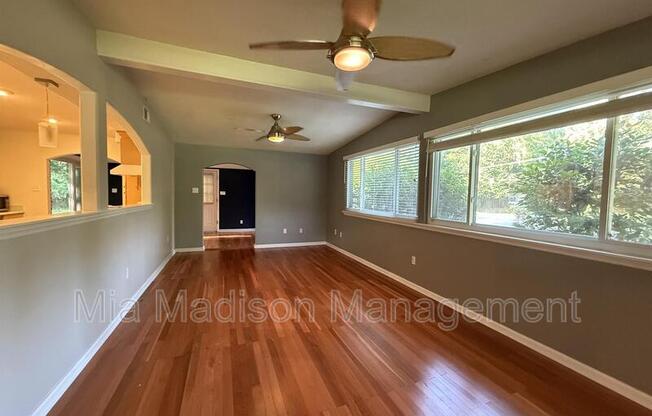 146 JACQUELYN DR