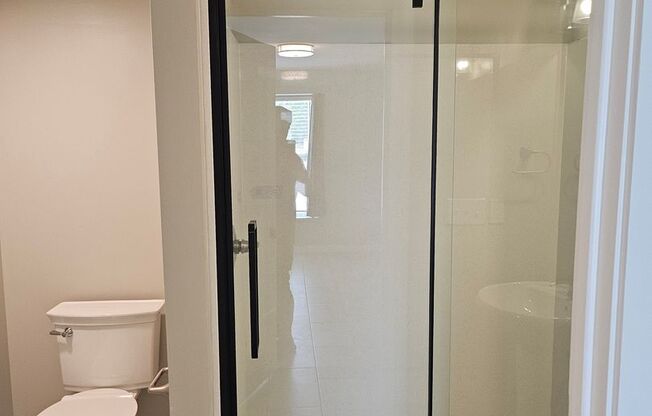 3 beds, 2 baths, 1,288 sqft, $1,600, Unit Neptune 101