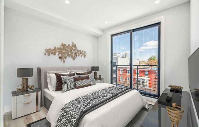 2 beds, 1 bath, $2,750, Unit 306