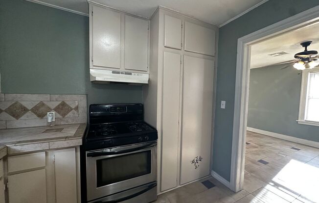 2 beds, 1.5 baths, $1,250