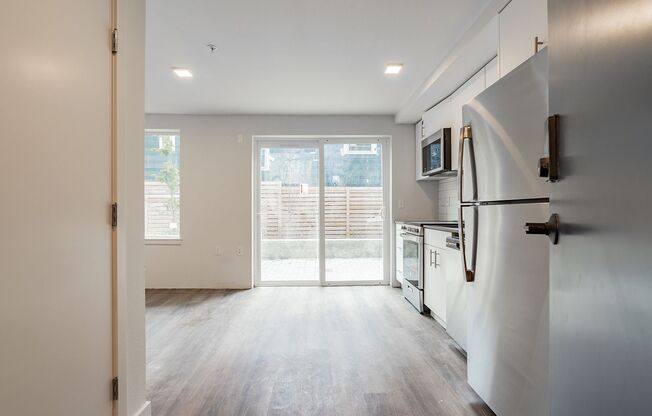 Studio, 1 bath, 301 sqft, $1,349, Unit 02