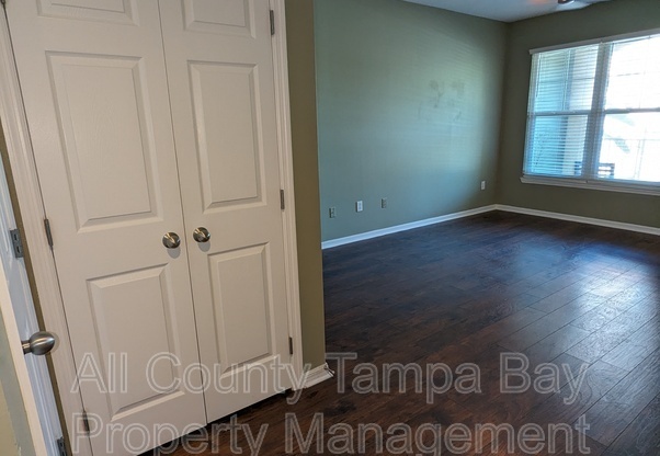 1 bed, 1 bath, 867 sqft, $1,700