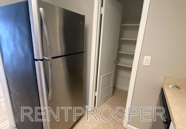 1 bed, 1 bath, 759 sqft, $1,075