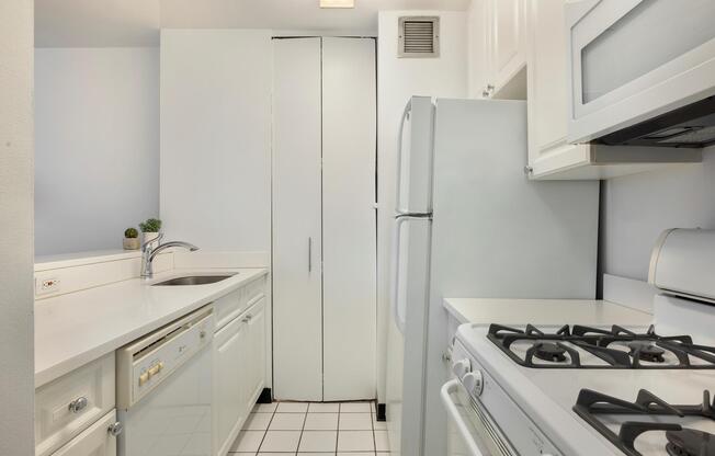 1 bed, 1 bath, $4,295, Unit 10E