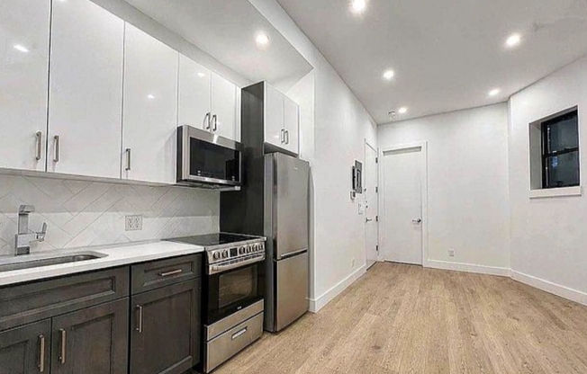 435 DEKALB AVE