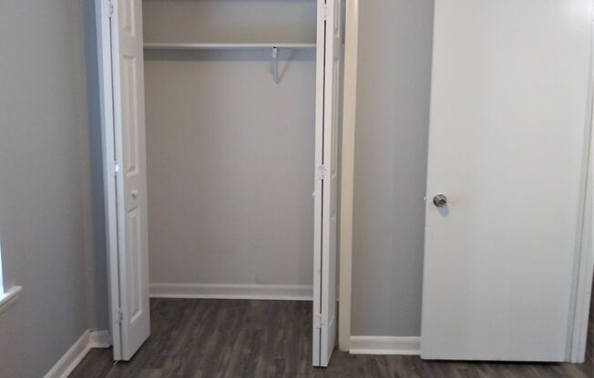 2 beds, 1 bath, $775, Unit Unit "D"