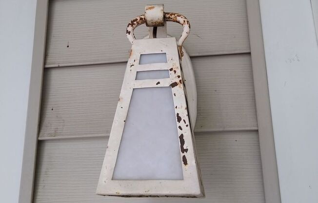 DU Charming 1920's Bungalow 2 Beds 1 Bath  Available Now