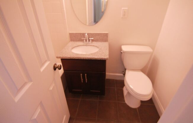 Studio, 1 bath, 350 sqft, $1,749, Unit 204