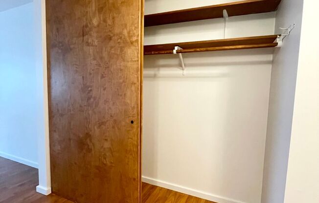 Studio, 1 bath, 464 sqft, $1,350, Unit 105