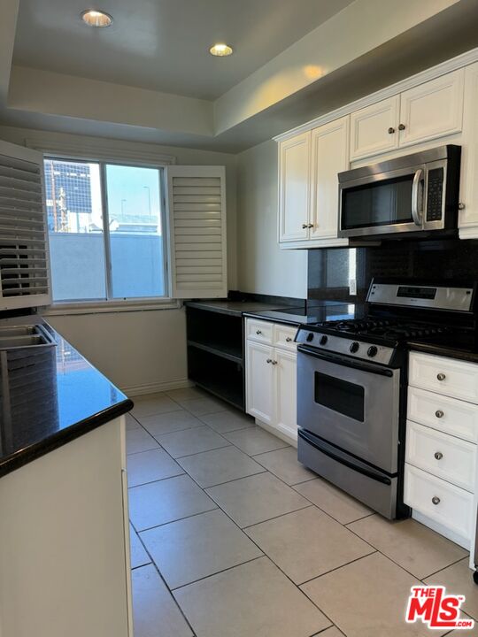 320 S WILLAMAN DR PATH