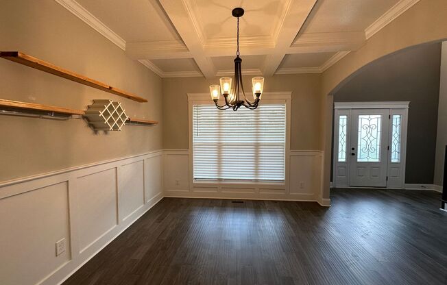 3100 SF Dog Friendly 5 Bedroom Home for Rent!