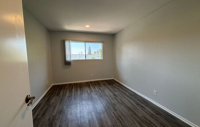 1 bed, 1 bath, 695 sqft, $1,598, Unit 301