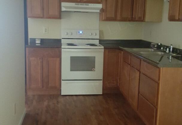 1 bed, 1 bath, 650 sqft, $695, Unit 05