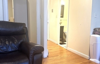 1 bed, 1 bath, $2,200, Unit 10