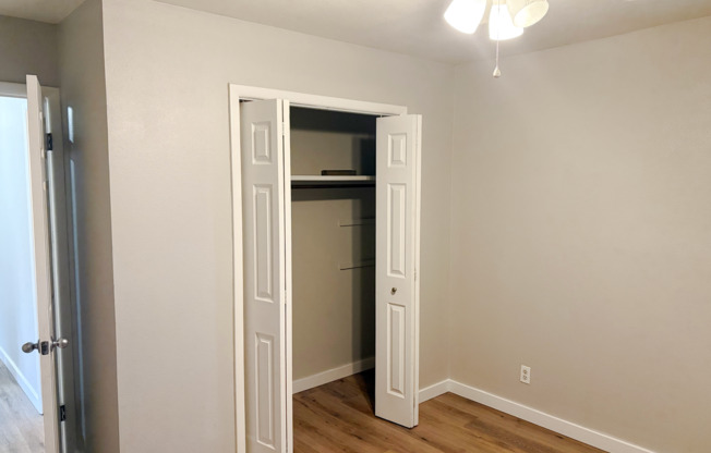 2 beds, 1 bath, $995