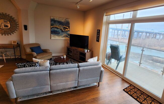 1 bed, 1 bath, 881 sqft, $1,725, Unit 505