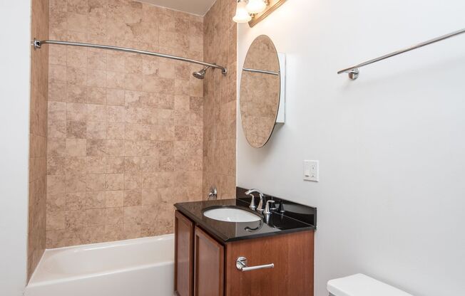 1 bed, 1 bath, $1,625, Unit H4