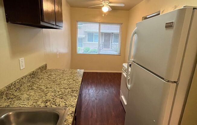 1 bed, 1 bath, 600 sqft, $1,225, Unit 736 MC