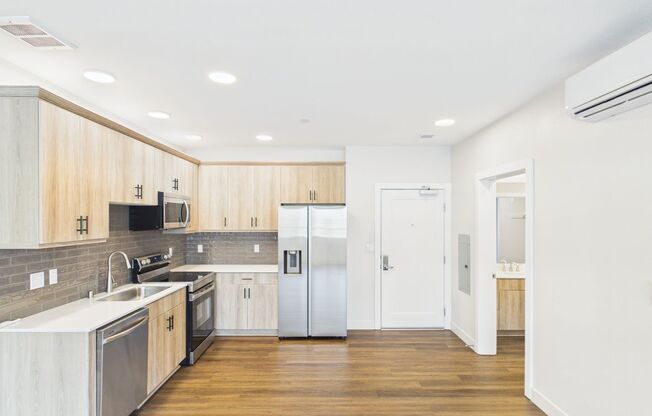2 beds, 2 baths, $3,045, Unit 301