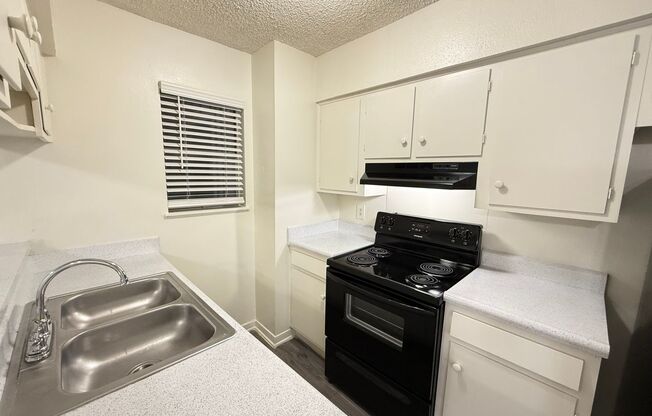 1 bed, 1 bath, 550 sqft, $1,175, Unit MKEA-102