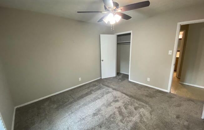 2 beds, 1 bath, 1,000 sqft, $1,365, Unit 11