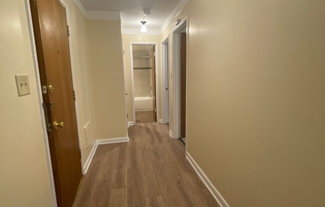 2 beds, 1 bath, 908 sqft, $1,495, Unit 108