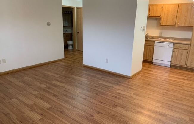 1 bed, 1 bath, $935, Unit 215-05