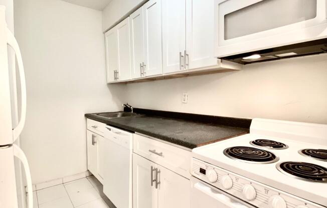 345 E 72 ST