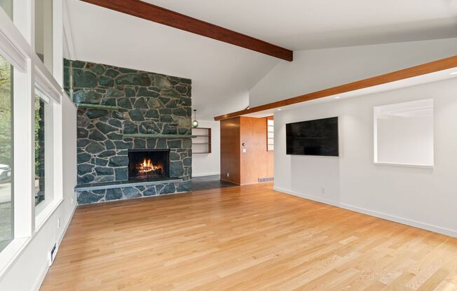 5Bd/2.75Ba Mercer Island House