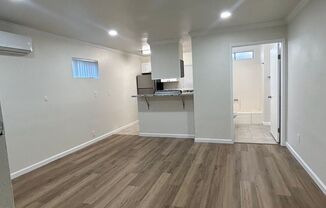 Studio, 1 bath, 400 sqft, $1,800, Unit 01