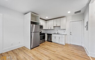 647 LAWTON ST SW