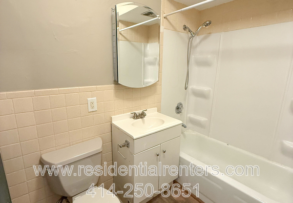 1637 S 68 ST